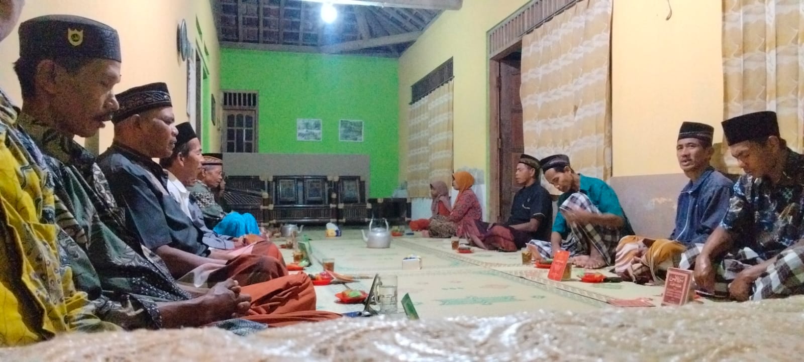 Kegiatan Tahlilan di Padukuhan Mejing: